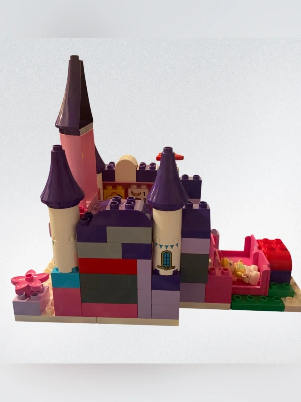 LEGO Duplo  CASTLE Replacement Mixed Parts LOT Of 100 + Pieces Bed Towers READ